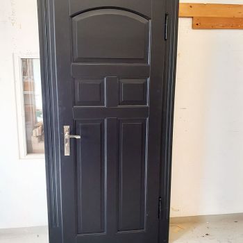 1 flügl. Innentuer mit Bestandsflüge und neuer Zarge nach Denkmalschutzvorgabe